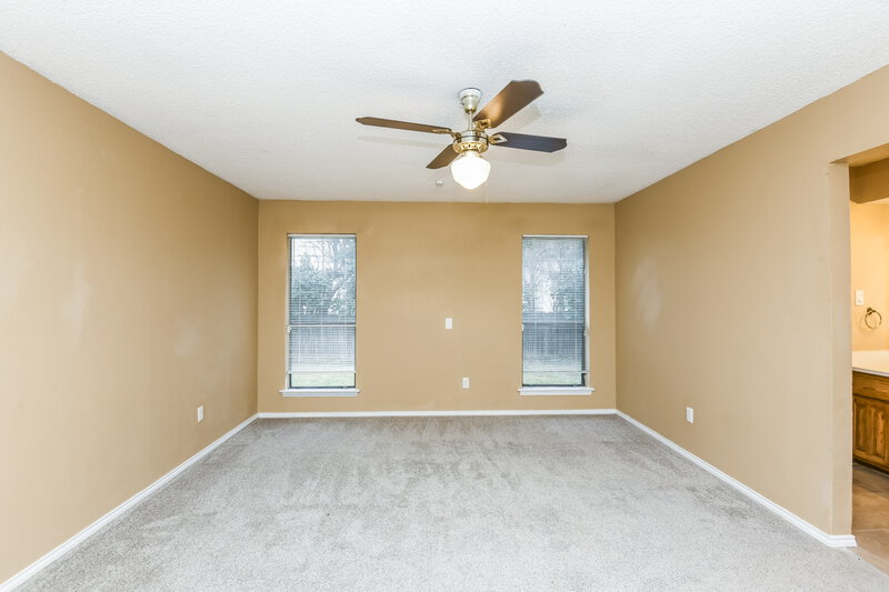 1,755/Mo, 2854 Southpark Ln Fort Worth, TX 76133 Main Bedroom View