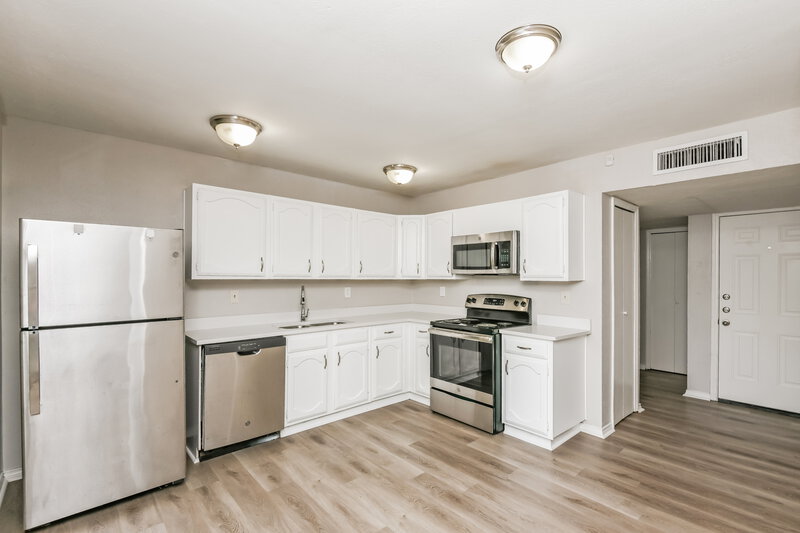 1,690/Mo, 7751 Yellowleaf Ct Fort Worth, TX 76133 Kitchen View
