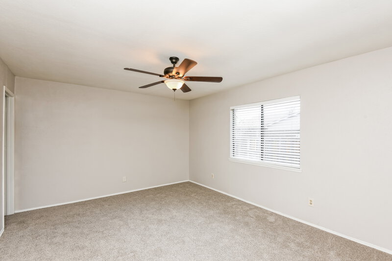 1,690/Mo, 7751 Yellowleaf Ct Fort Worth, TX 76133 Main Bedroom View