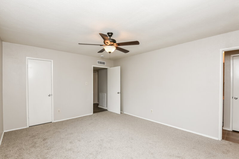 1,690/Mo, 7751 Yellowleaf Ct Fort Worth, TX 76133 Main Bedroom View 2