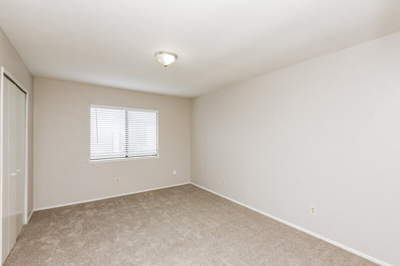 1,690/Mo, 7751 Yellowleaf Ct Fort Worth, TX 76133 Bedroom View 2