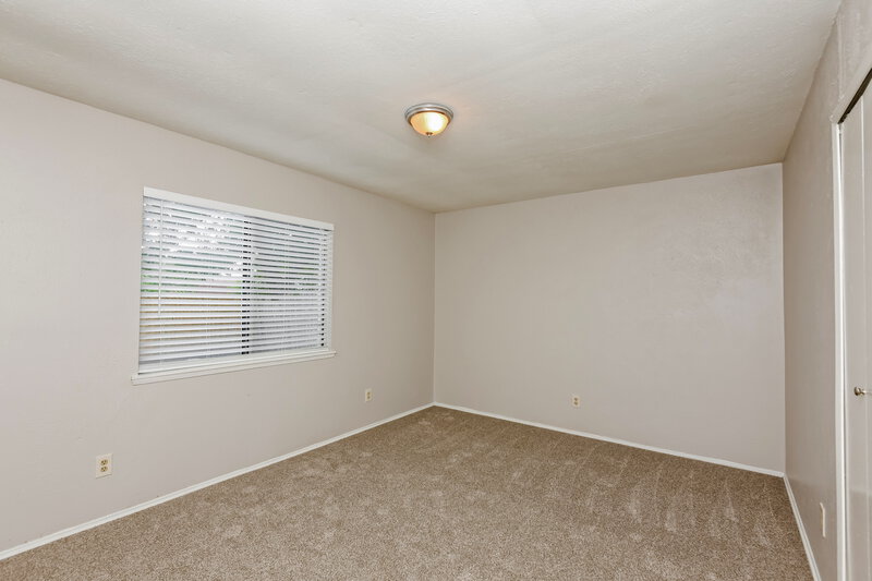 1,690/Mo, 7751 Yellowleaf Ct Fort Worth, TX 76133 Bedroom View 3