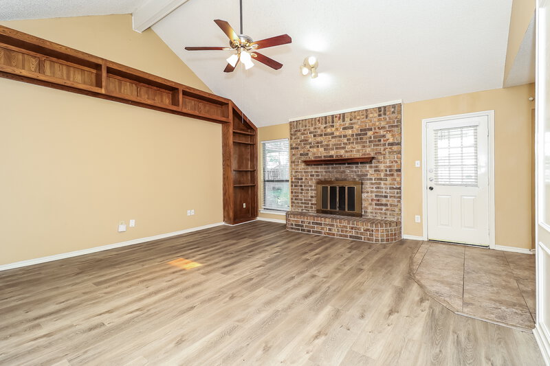 2,115/Mo, 4900 Barberry Dr Fort Worth, TX 76133 Living Room View