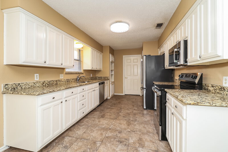 2,115/Mo, 4900 Barberry Dr Fort Worth, TX 76133 Kitchen View