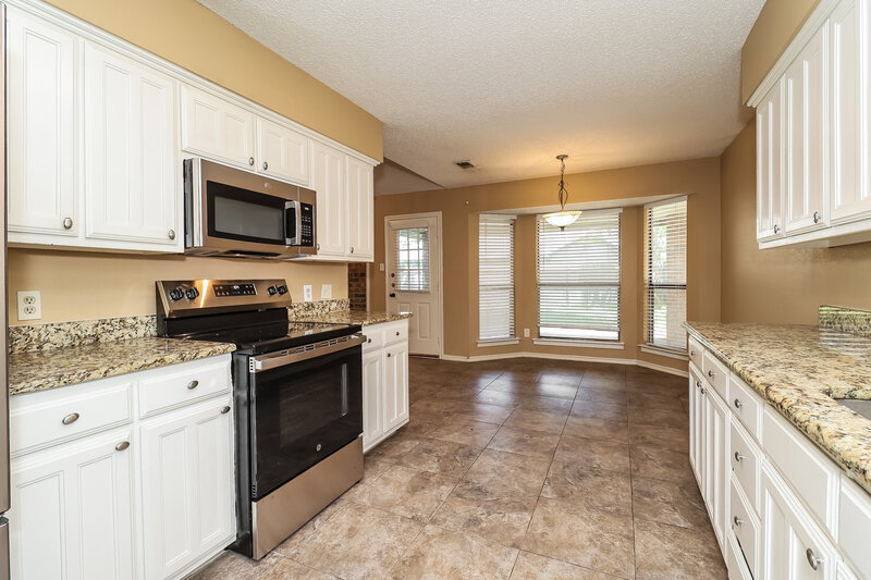 2,115/Mo, 4900 Barberry Dr Fort Worth, TX 76133 Kitchen View 2