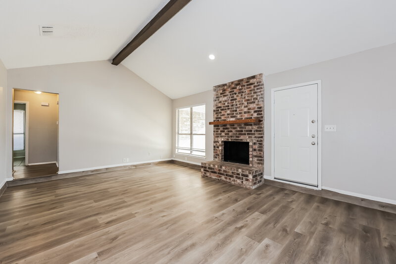 1,770/Mo, 3621 Willowbrook Dr Fort Worth, TX 76133 Living Room View