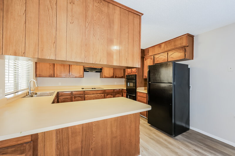 1,770/Mo, 3621 Willowbrook Dr Fort Worth, TX 76133 Kitchen View 2
