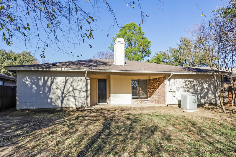 1,770/Mo, 3621 Willowbrook Dr Fort Worth, TX 76133 Rear View