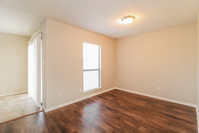 2,100/Mo, 4228 Yellowleaf Dr Fort Worth, TX 76133 Family Room View