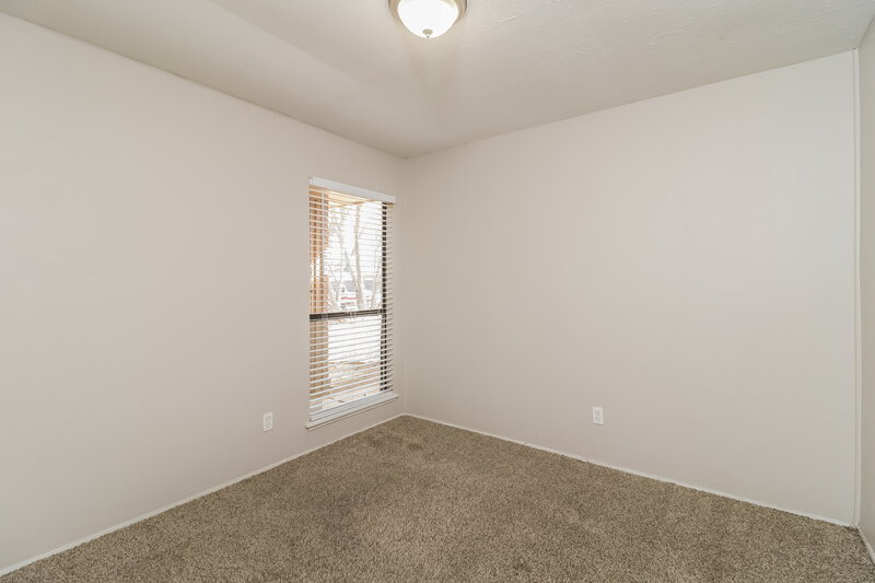 2,100/Mo, 4228 Yellowleaf Dr Fort Worth, TX 76133 Bedroom View 2
