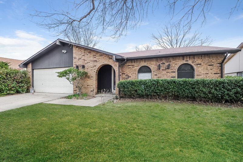 2,170/Mo, 7609 Xavier Dr Fort Worth, TX 76133 Front View