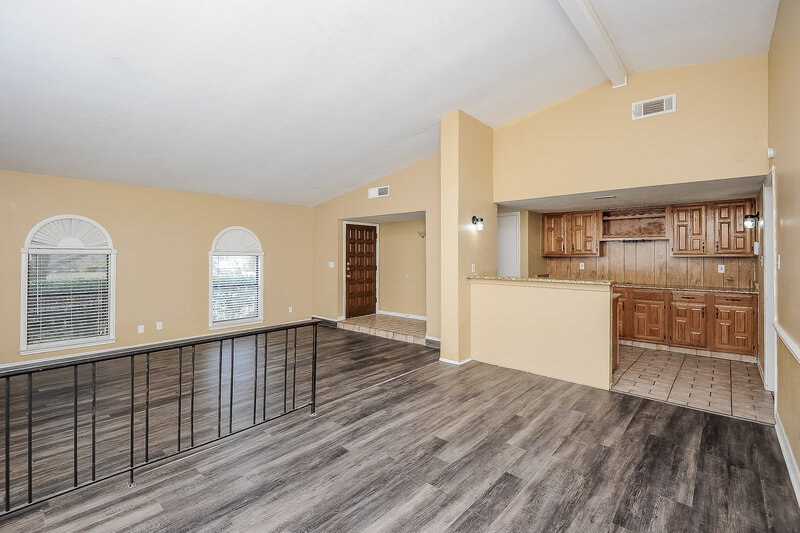 2,170/Mo, 7609 Xavier Dr Fort Worth, TX 76133 Living Room View 5