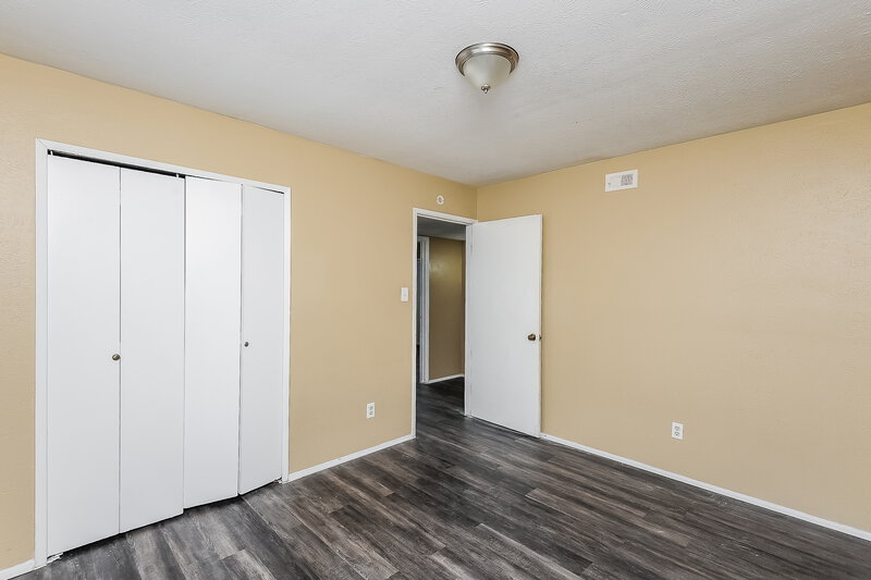 2,170/Mo, 7609 Xavier Dr Fort Worth, TX 76133 Bedroom View 5