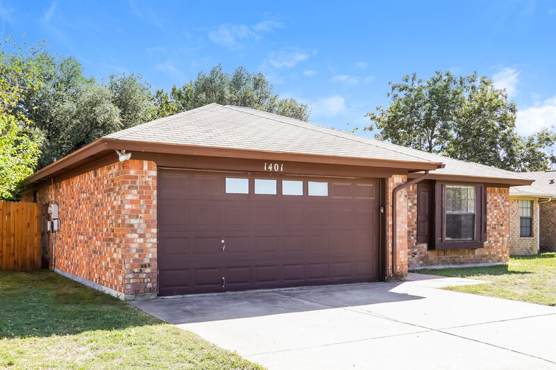 1,690/Mo, 1401 Lincolnshire Way Fort Worth, TX 76134 Front View