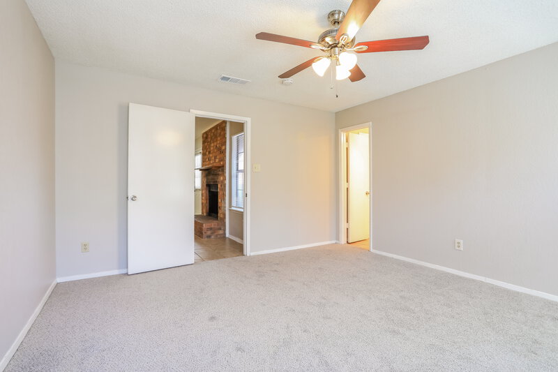 1,690/Mo, 1401 Lincolnshire Way Fort Worth, TX 76134 Main Bedroom View