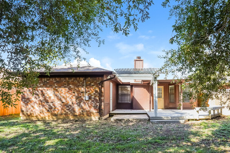 1,690/Mo, 1401 Lincolnshire Way Fort Worth, TX 76134 Rear View