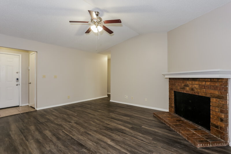 1,730/Mo, 8120 Camelot Rd Fort Worth, TX 76134 Living Room View