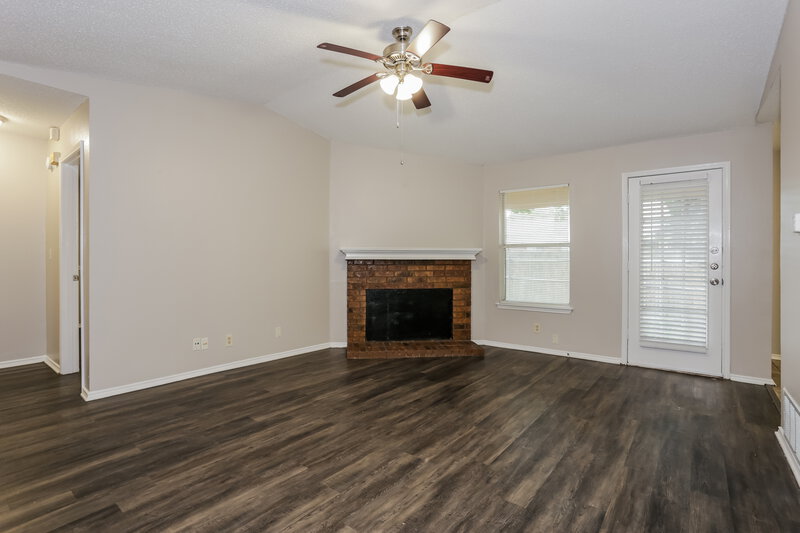 1,730/Mo, 8120 Camelot Rd Fort Worth, TX 76134 Living Room View 2