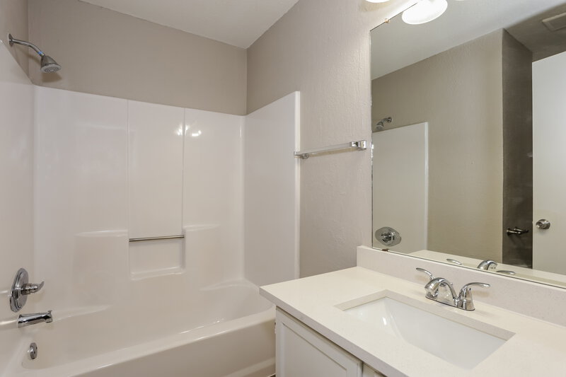 1,785/Mo, 8120 Camelot Rd Fort Worth, TX 76134 Bathroom View