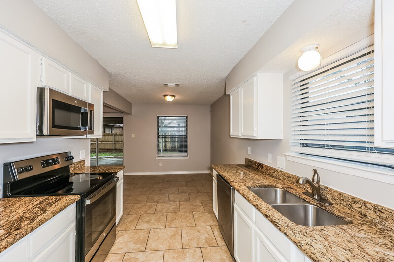 1,940/Mo, 1837 Heidelberg Dr Fort Worth, TX 76134 Kitchen View 3