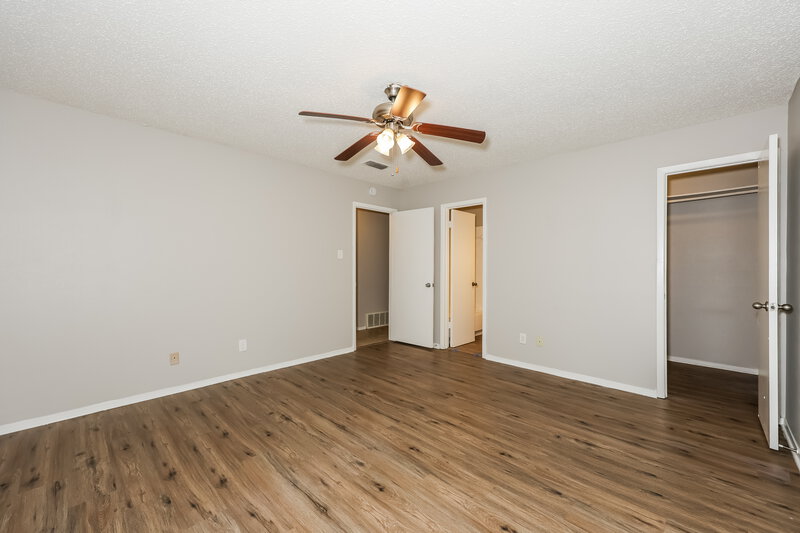 1,940/Mo, 1837 Heidelberg Dr Fort Worth, TX 76134 Main Bedroom View 2