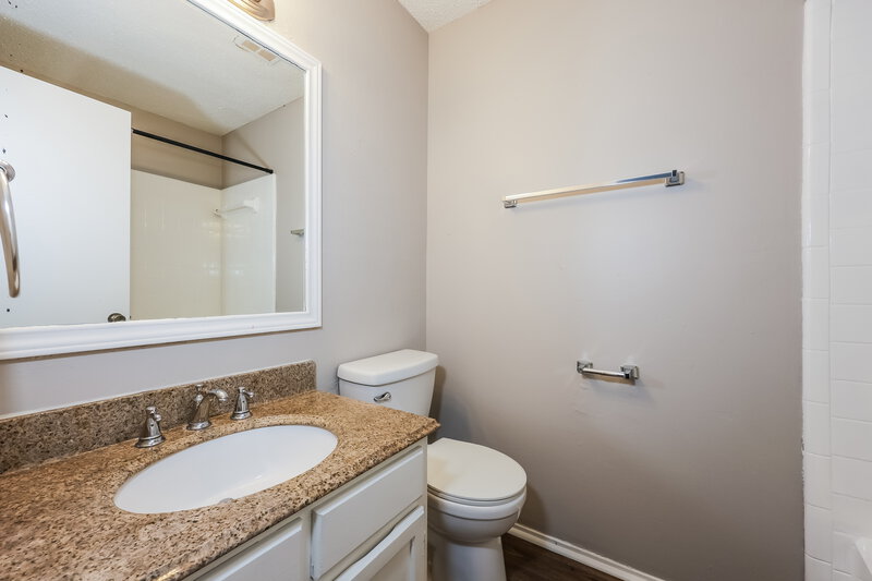 1,940/Mo, 1837 Heidelberg Dr Fort Worth, TX 76134 Bathroom View