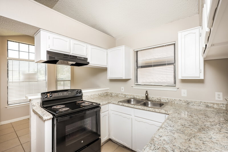 1,610/Mo, 1416 Horncastle St Fort Worth, TX 76134 Kitchen View