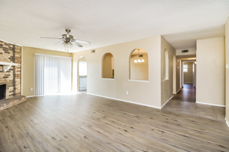 2,270/Mo, 7962 Southbrook Circle Fort Worth, TX 76134 Living Room View 2
