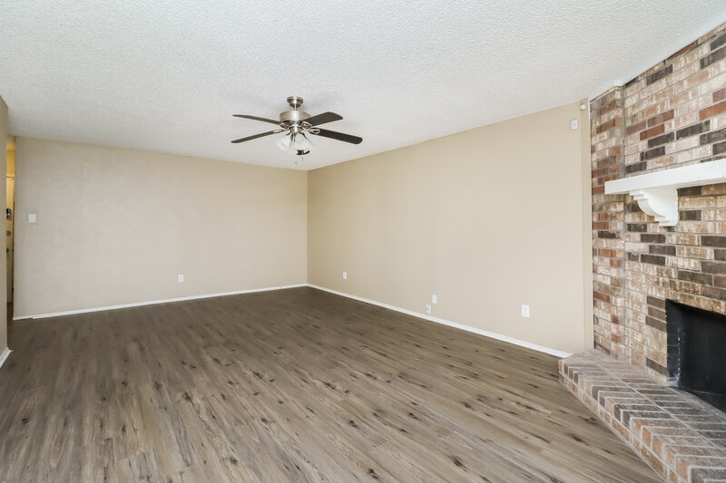 2,270/Mo, 7962 Southbrook Circle Fort Worth, TX 76134 Living Room View 3