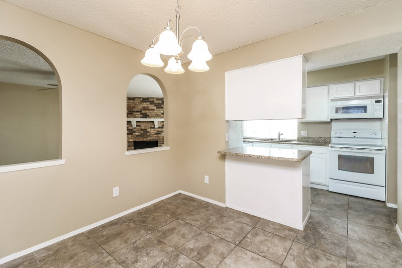 2,270/Mo, 7962 Southbrook Circle Fort Worth, TX 76134 Dining Room View