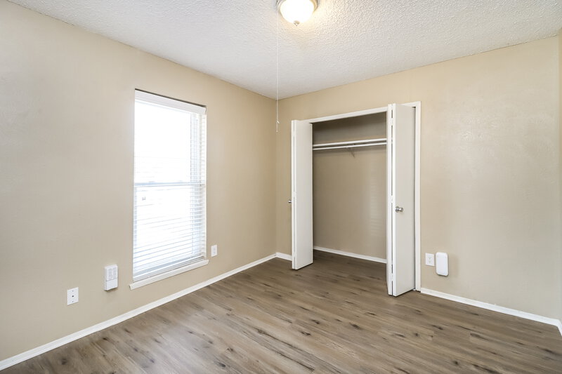 2,270/Mo, 7962 Southbrook Circle Fort Worth, TX 76134 Bedroom View