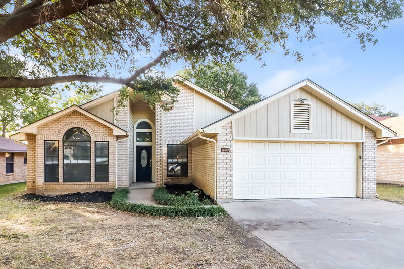 2,055/Mo, 1609 Willow Park Dr Fort Worth, TX 76134 External View