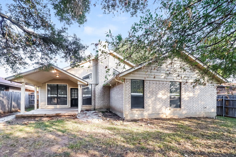 2,055/Mo, 1609 Willow Park Dr Fort Worth, TX 76134 Rear View