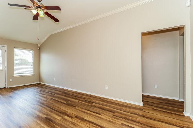1,865/Mo, 2145 Shane Ave Fort Worth, TX 76134 Living Room View