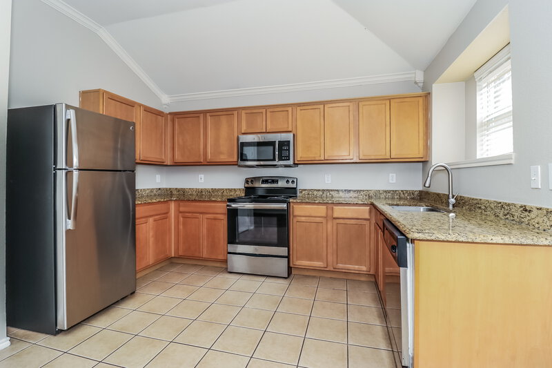 1,865/Mo, 2145 Shane Ave Fort Worth, TX 76134 Kitchen View 2