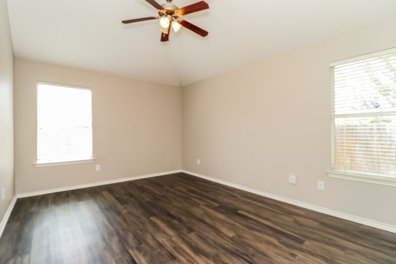 1,865/Mo, 2145 Shane Ave Fort Worth, TX 76134 Main Bedroom View 2