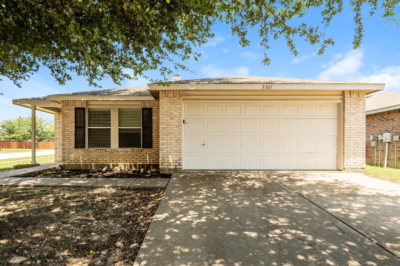 2,030/Mo, 5301 Prestwick Dr Fort Worth, TX 76135 External View