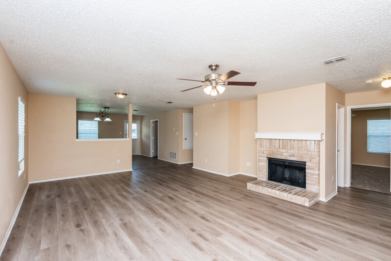 2,030/Mo, 5301 Prestwick Dr Fort Worth, TX 76135 Living Room View