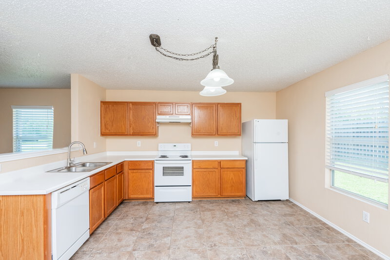 2,030/Mo, 5301 Prestwick Dr Fort Worth, TX 76135 Kitchen View