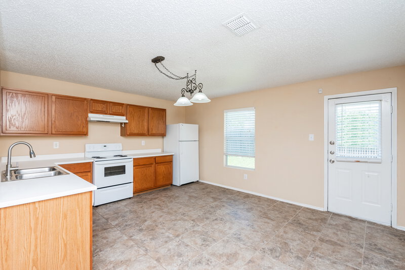 2,030/Mo, 5301 Prestwick Dr Fort Worth, TX 76135 Kitchen View 2