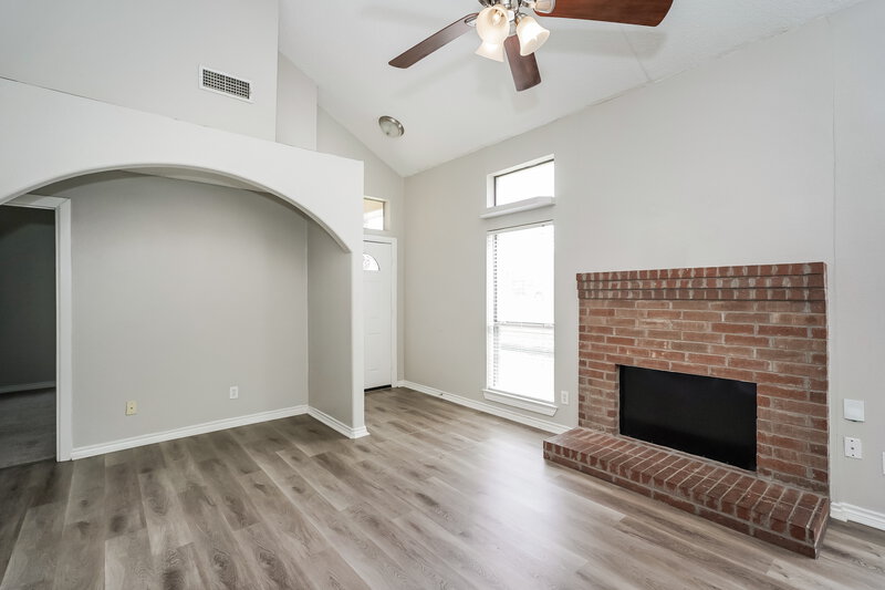 1,815/Mo, 6721 Rhea Ridge Dr Fort Worth, TX 76135 Living Room View