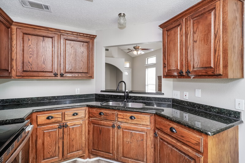 1,815/Mo, 6721 Rhea Ridge Dr Fort Worth, TX 76135 Kitchen View