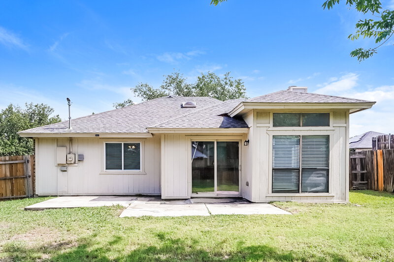 1,815/Mo, 6721 Rhea Ridge Dr Fort Worth, TX 76135 Rear View