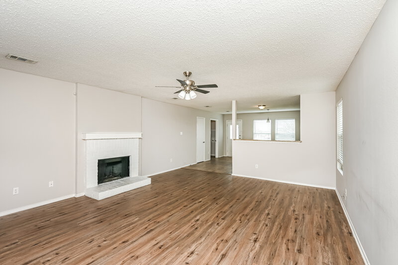 1,780/Mo, 5717 Glenshee Dr Fort Worth, TX 76135 Living Room View 2