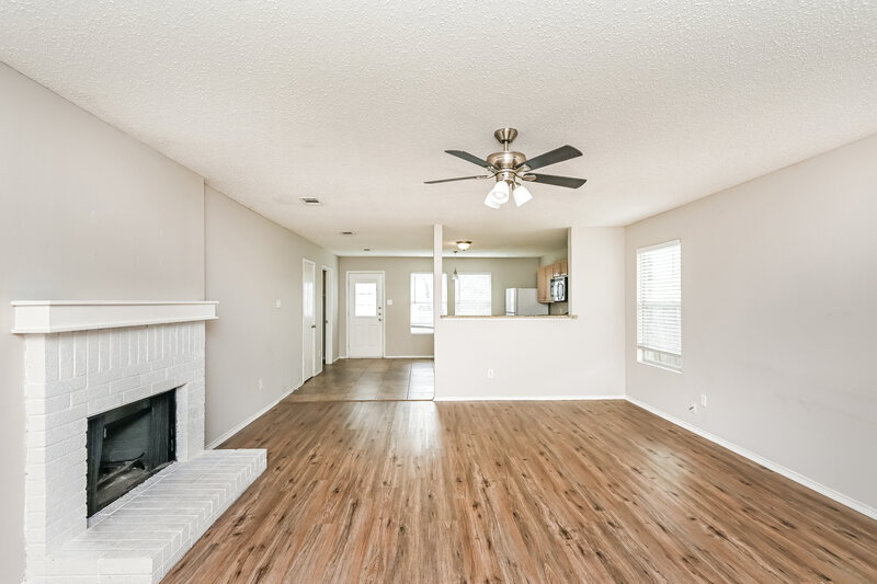 1,780/Mo, 5717 Glenshee Dr Fort Worth, TX 76135 Living Room View 3