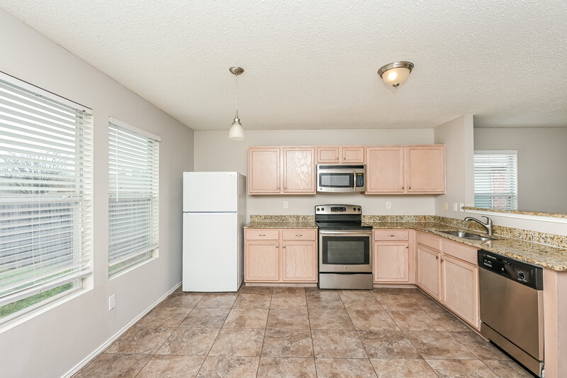1,780/Mo, 5717 Glenshee Dr Fort Worth, TX 76135 Kitchen View 2
