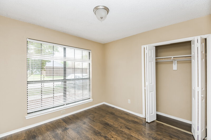 1,905/Mo, 7412 Blackthorn Dr Fort Worth, TX 76137 Bedroom View 2