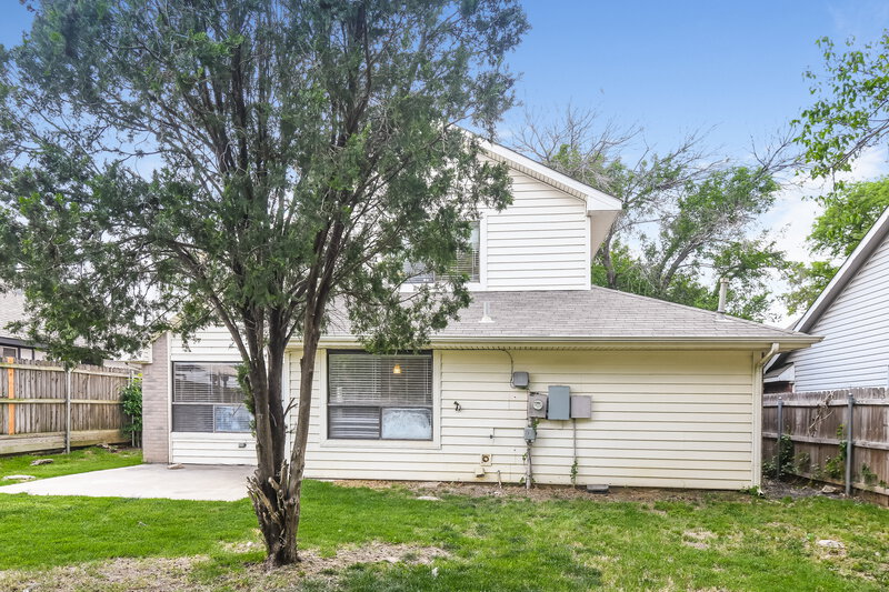 1,905/Mo, 7412 Blackthorn Dr Fort Worth, TX 76137 Rear View