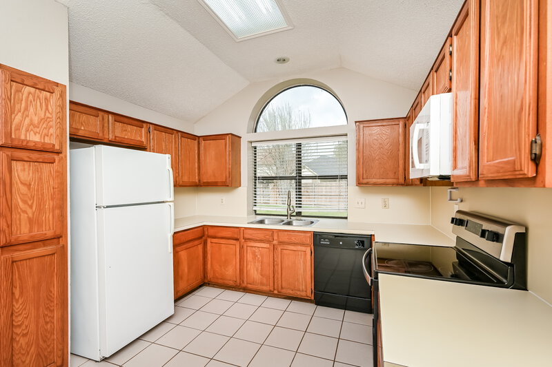 1,940/Mo, 4209 Vincent Terrace Haltom City, TX 76137 Kitchen View 2