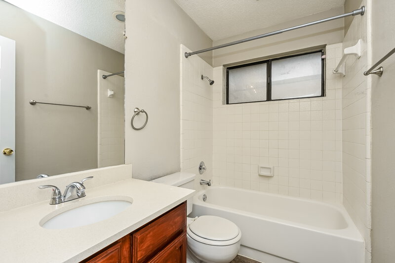 1,940/Mo, 4209 Vincent Terrace Haltom City, TX 76137 Bathroom View